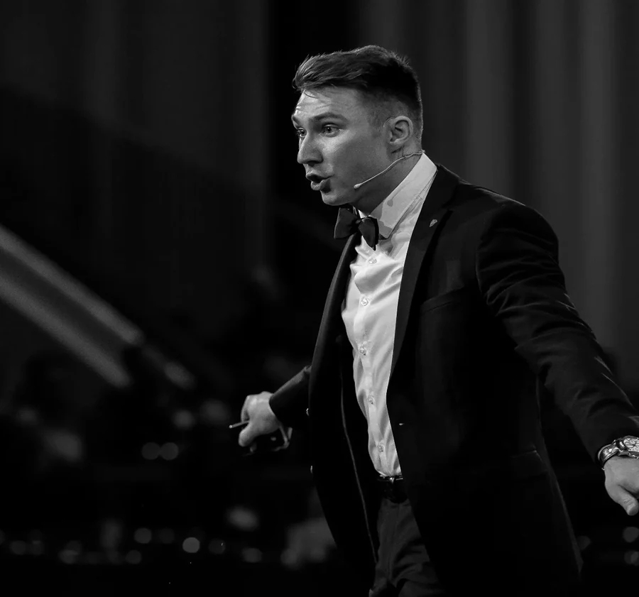 KAI DAHLHAUS